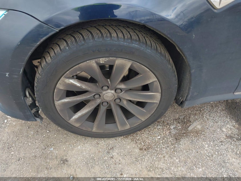 2013 Tesla Model S VIN: 5YJSA1AC5DFP11172 Lot: 43730291