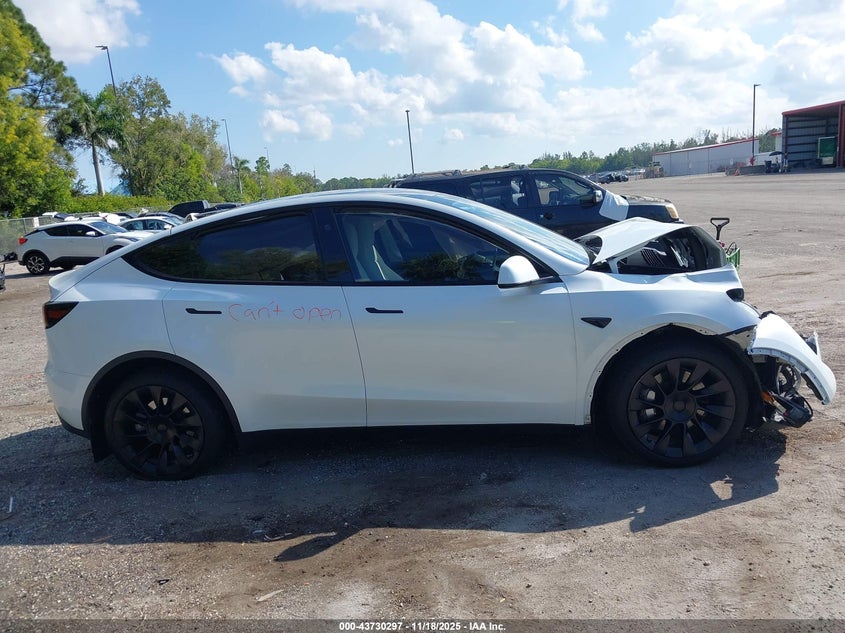 2023 Tesla Model Y Awd/Long Range Dual Motor All-Wheel Drive VIN: 7SAYGDEE8PA162996 Lot: 43730297