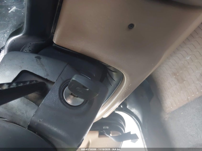 2000 Jeep Wrangler Sahara VIN: 1J4FA59S8YP768234 Lot: 43730358