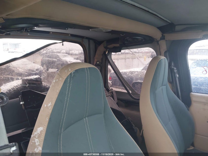 2000 Jeep Wrangler Sahara VIN: 1J4FA59S8YP768234 Lot: 43730358