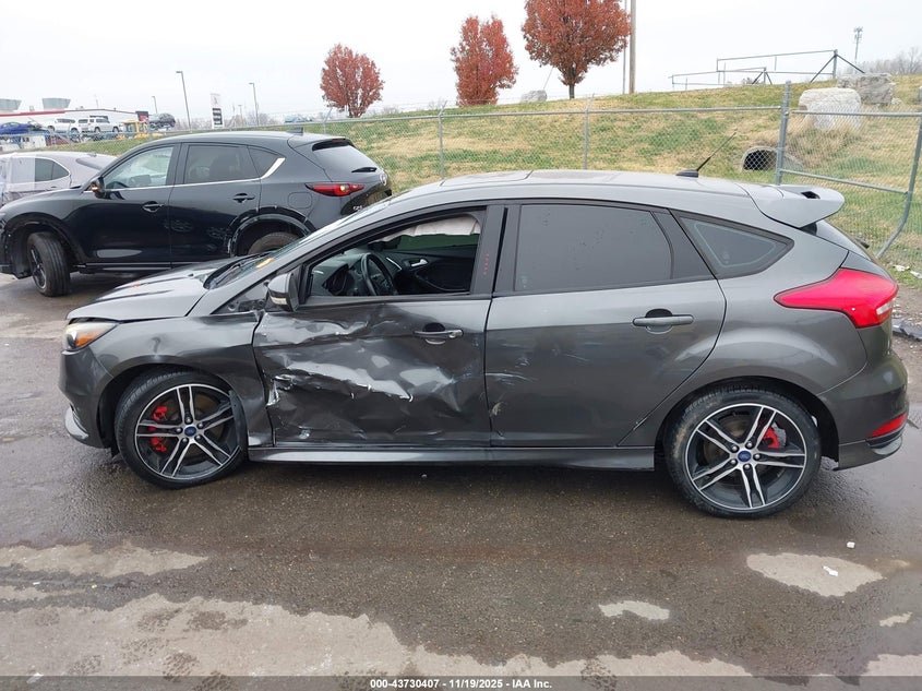 2016 Ford Focus St VIN: 1FADP3L9XGL253365 Lot: 43730407