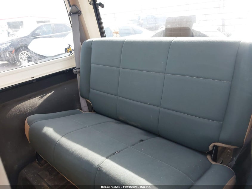 2002 Jeep Wrangler Sahara VIN: 1J4FA59S62P756767 Lot: 43730556