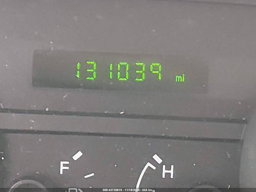 2008 Mercury Grand Marquis Gs VIN: 2MEFM74V78X621129 Lot: 43730619