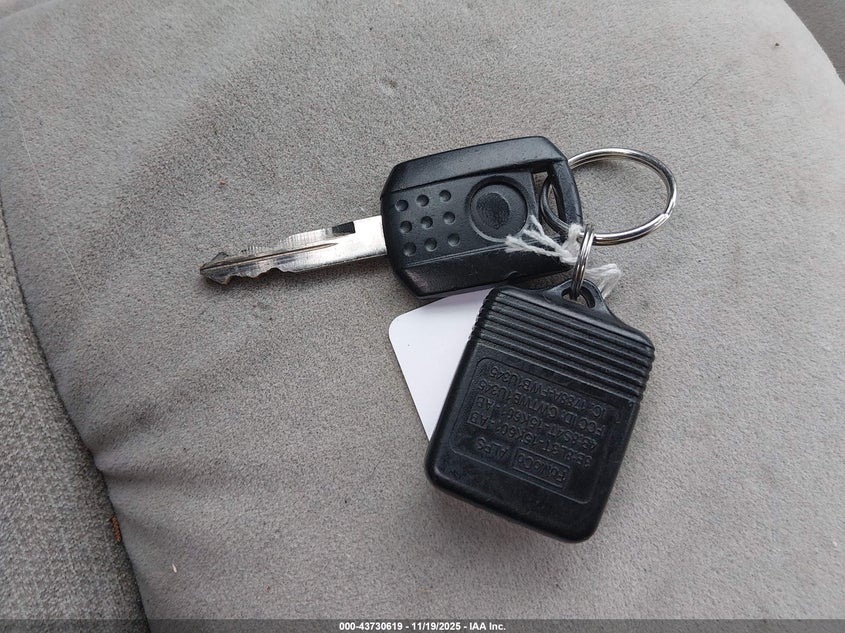 2008 Mercury Grand Marquis Gs VIN: 2MEFM74V78X621129 Lot: 43730619