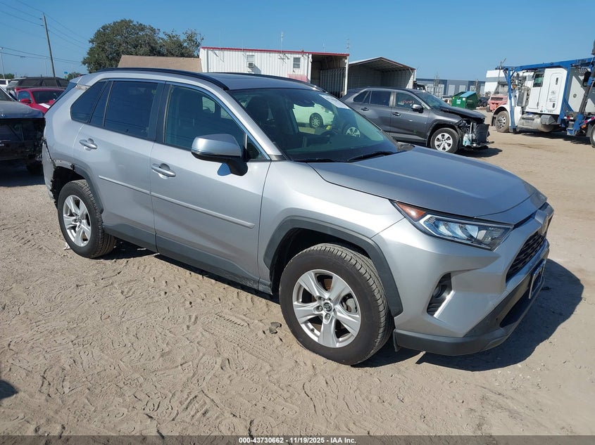TOYOTA RAV4 XLE