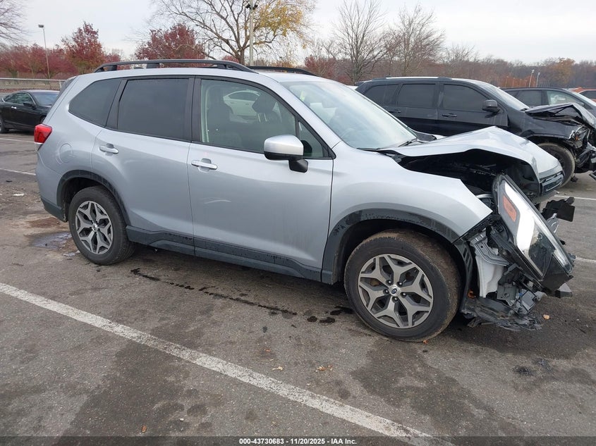 SUBARU FORESTER PREMIUM