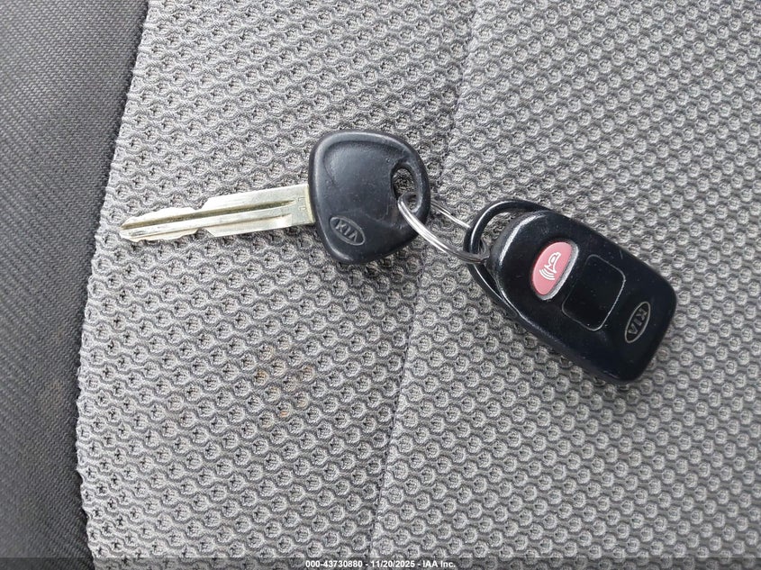 2009 Kia Spectra Sx VIN: KNAFE222095027380 Lot: 43730880