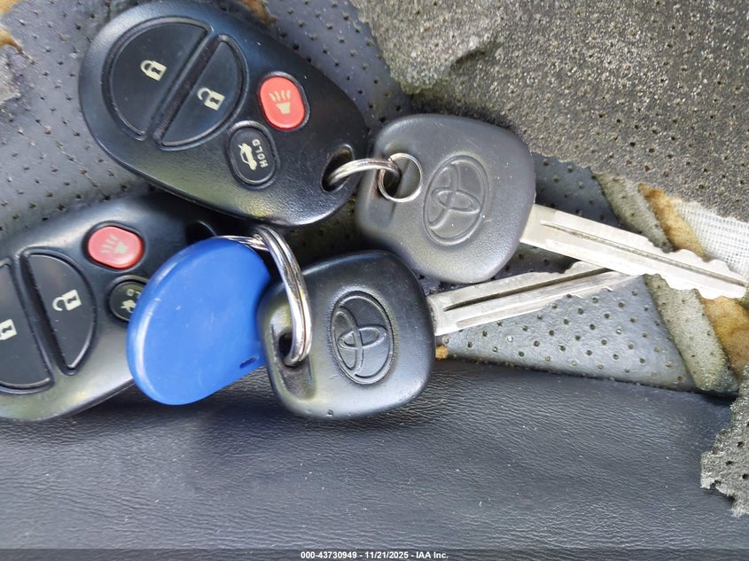 2005 Toyota Camry Solara Sle VIN: 4T1FA38P05U063525 Lot: 43730949