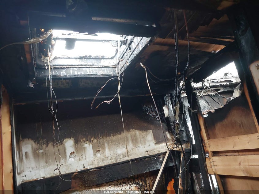 2002 Ford F550 Super Duty Stripped Chass VIN: 1FCLF53SX20A05800 Lot: 43730964