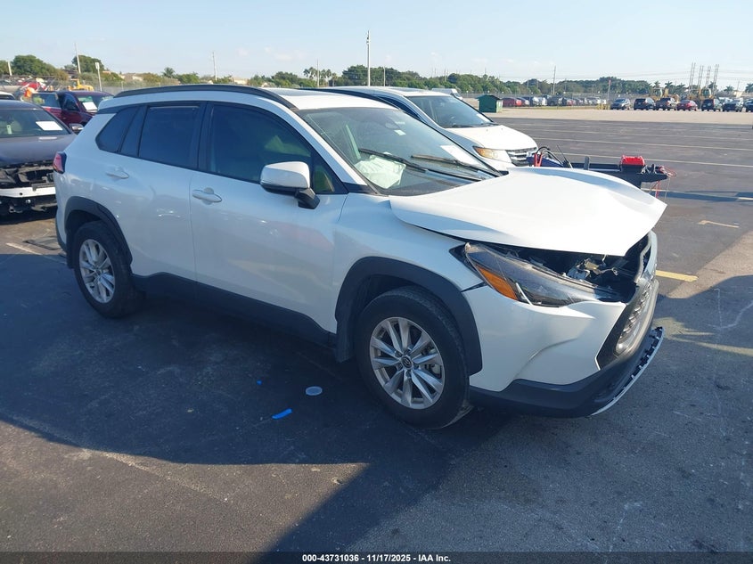 TOYOTA COROLLA CROSS LE