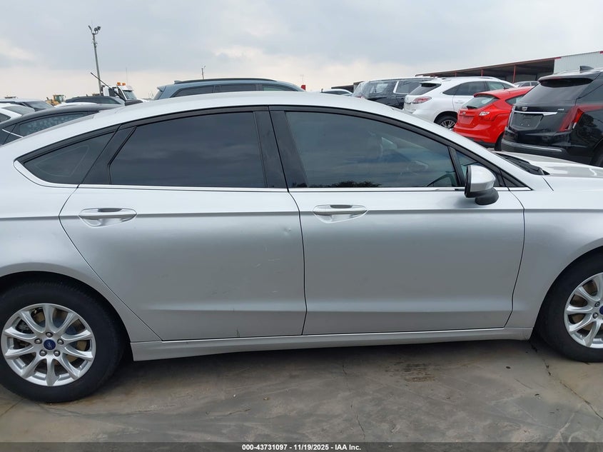 2017 Ford Fusion S VIN: 3FA6P0G75HR307058 Lot: 43731097