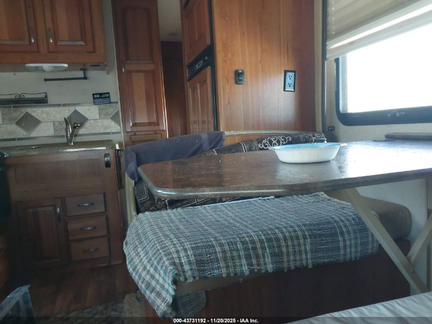 2015 Ford E-450 Cutaway VIN: 1FDXE4FS7FDA19061 Lot: 43731192