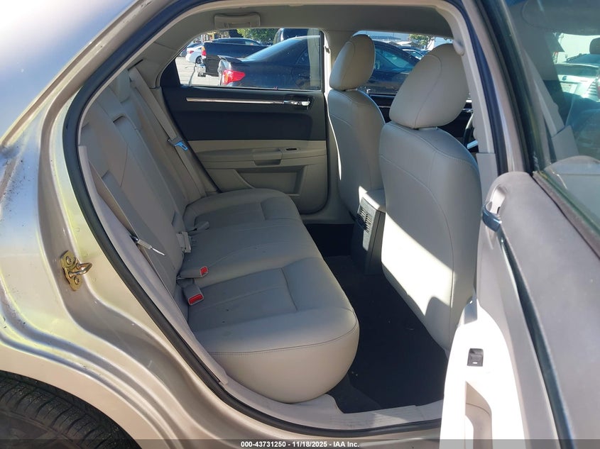 2006 Chrysler 300 Touring VIN: 2C3KA53G66H383110 Lot: 43731250