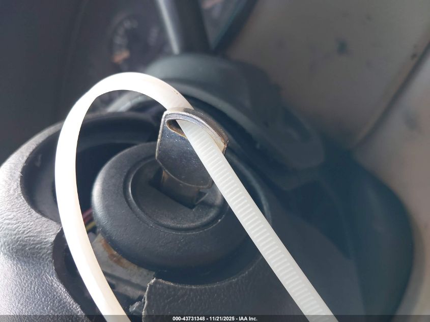 2002 Chevrolet Tahoe Lt VIN: 1GNEC13Z32R172011 Lot: 43731348