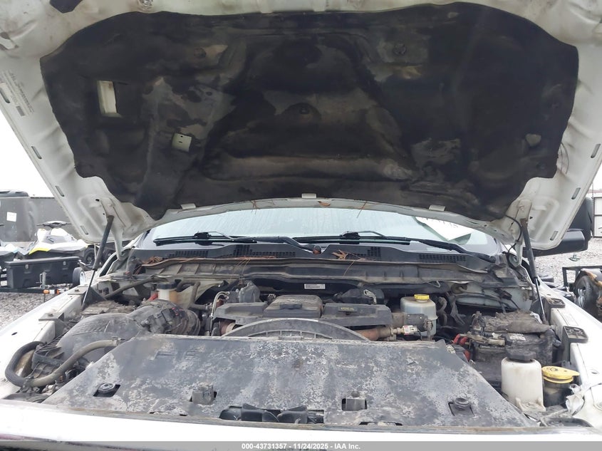 2017 Ram 3500 Tradesman 4X4 8' Box VIN: 3C63RRGL7HG770590 Lot: 43731357