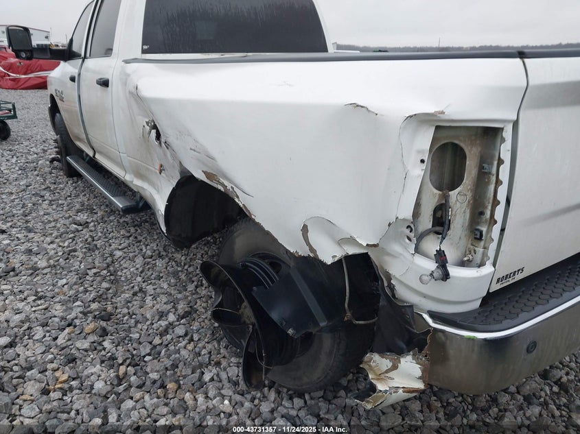 2017 Ram 3500 Tradesman 4X4 8' Box VIN: 3C63RRGL7HG770590 Lot: 43731357