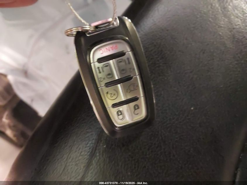 2018 Chrysler Pacifica Touring L VIN: 2C4RC1BG3JR234283 Lot: 43731378