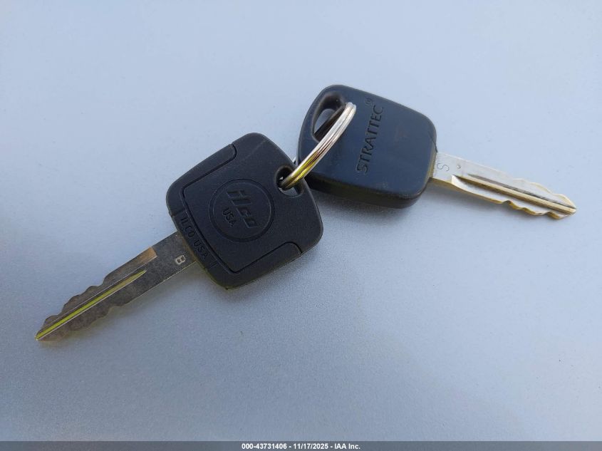 2000 Ford F-150 Lariat/Work Series/Xl/Xlt VIN: 1FTRX18L6YKB10817 Lot: 43731406