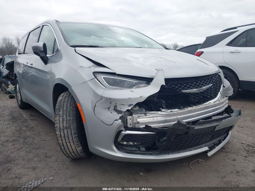 2023 Chrysler Pacifica Touring L VIN: 2C4RC1BG2PR624607 Lot: 43731422