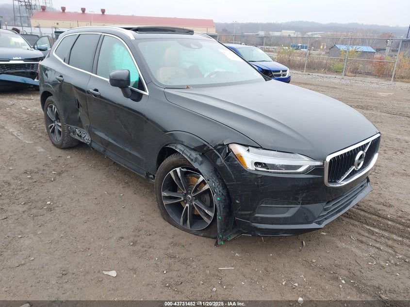 VOLVO XC60 T5 MOMENTUM