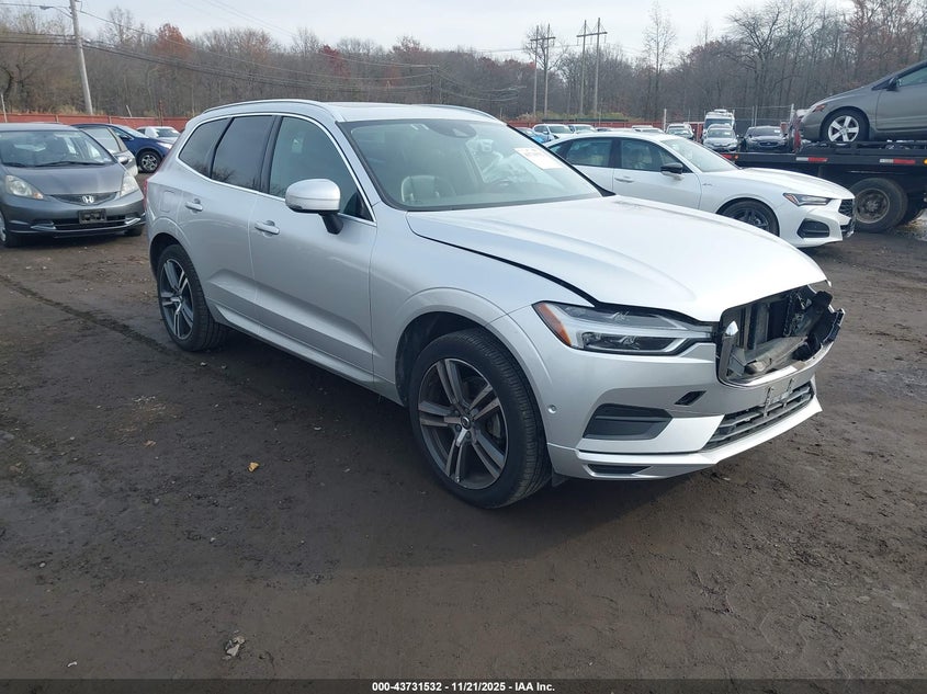 VOLVO XC60 T5 MOMENTUM