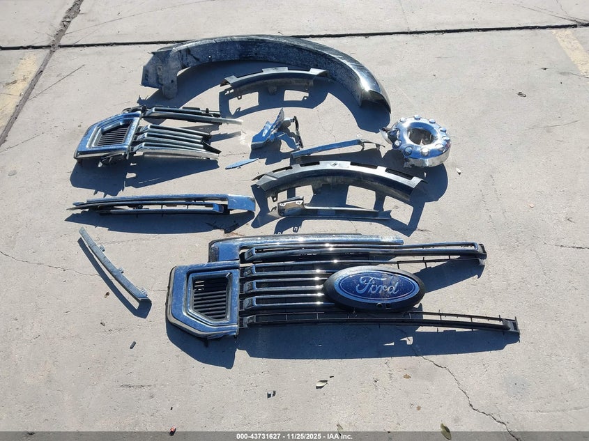 2022 Ford Super Duty F-450 Drw Lariat VIN: 1FT8W4DT1NEE56712 Lot: 43731627