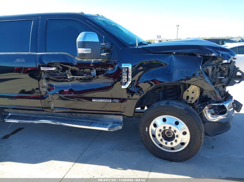 2022 Ford Super Duty F-450 Drw Lariat VIN: 1FT8W4DT1NEE56712 Lot: 43731627