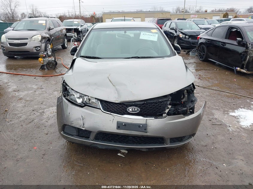 2011 Kia Forte Ex VIN: KNAFU4A21B5889660 Lot: 43731644