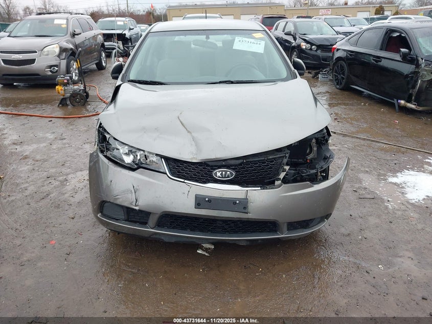 2011 Kia Forte Ex VIN: KNAFU4A21B5889660 Lot: 43731644