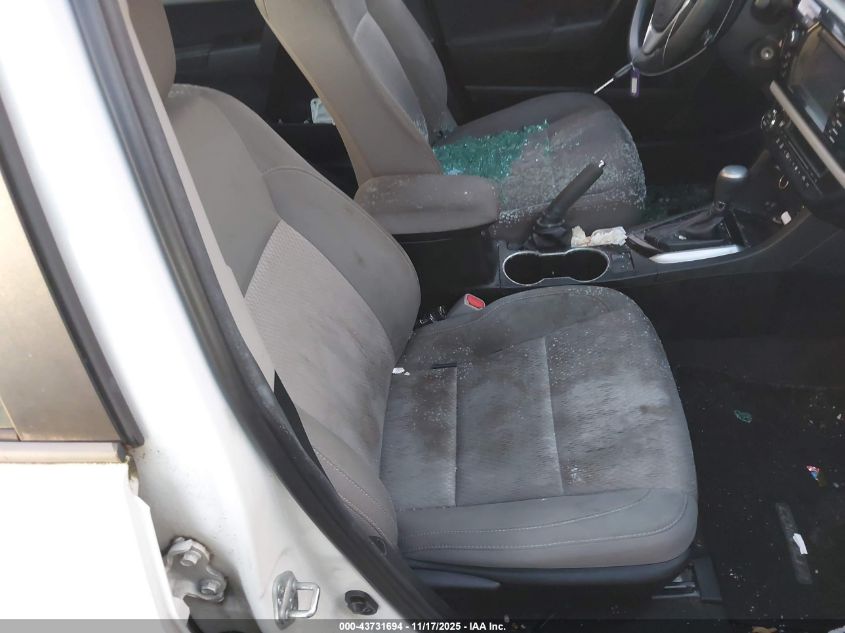 2015 Toyota Corolla Le VIN: 5YFBURHEXFP311130 Lot: 43731694