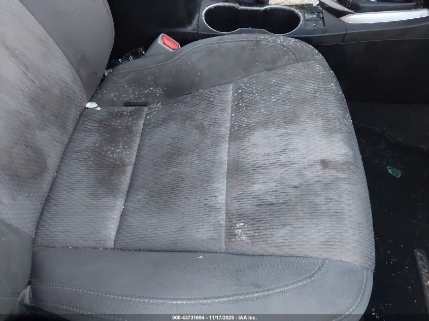 2015 Toyota Corolla Le VIN: 5YFBURHEXFP311130 Lot: 43731694