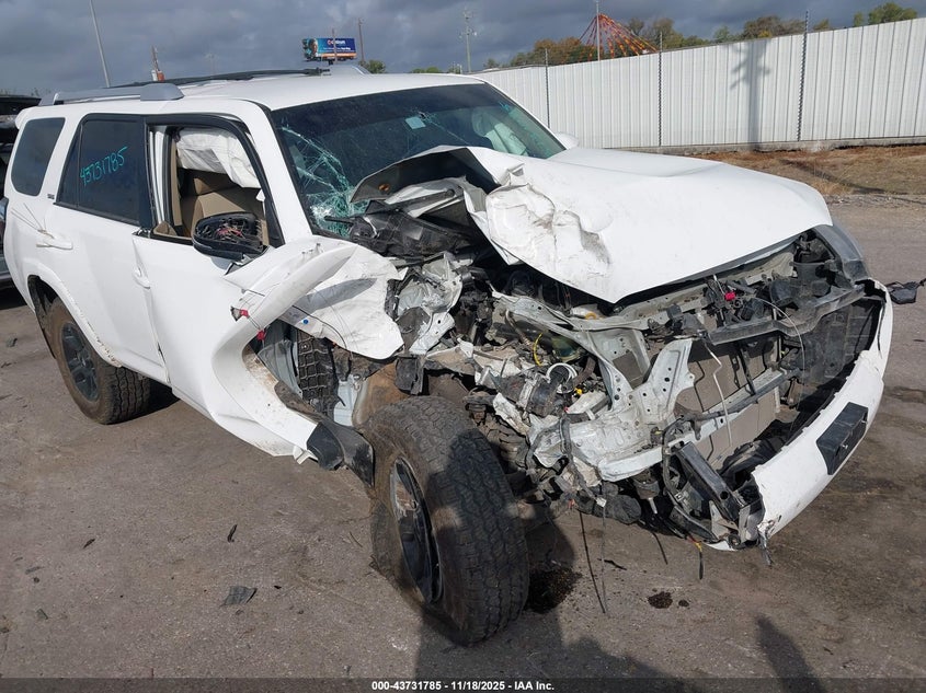 TOYOTA 4RUNNER SR5 PREMIUM