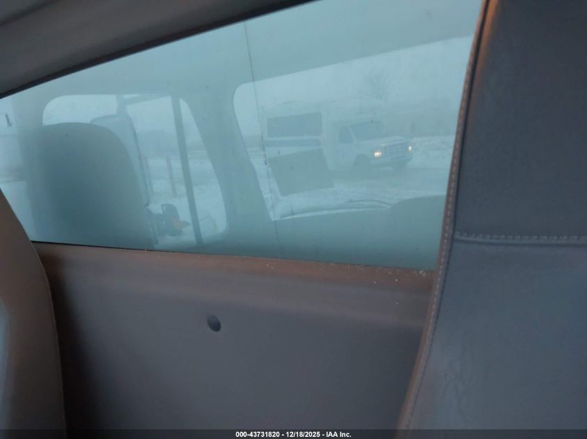 2022 Freightliner M2 106 VIN: 1FVACXFC0NHNE2746 Lot: 43731820