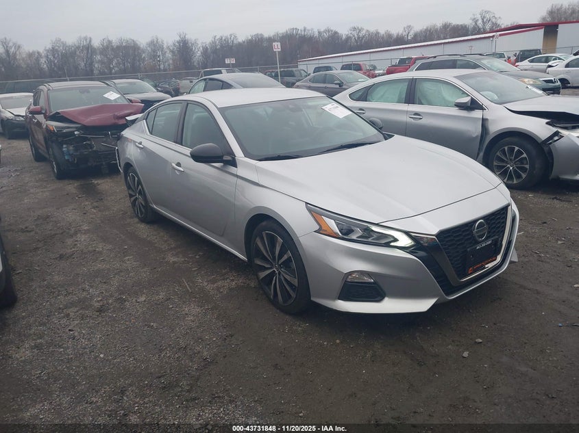 NISSAN ALTIMA SR FWD