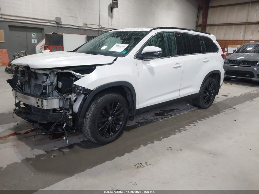 2019 TOYOTA HIGHLANDER auction photo 2
