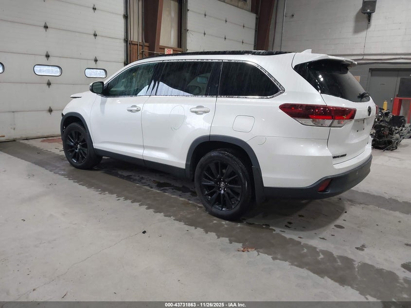 2019 TOYOTA HIGHLANDER auction photo 3