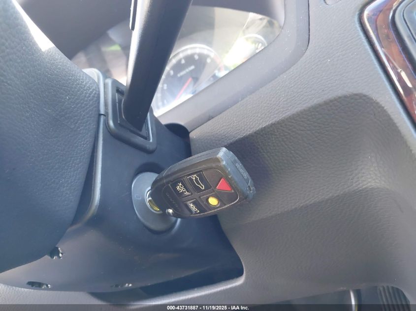 2005 Volvo S60 2.5T Awd VIN: YV1RH592752456293 Lot: 43731887