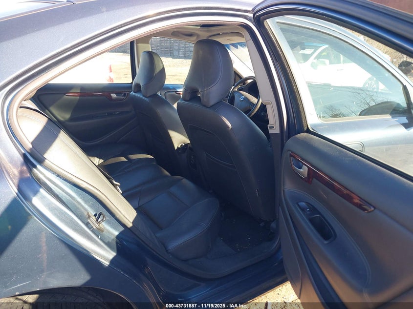 2005 Volvo S60 2.5T Awd VIN: YV1RH592752456293 Lot: 43731887