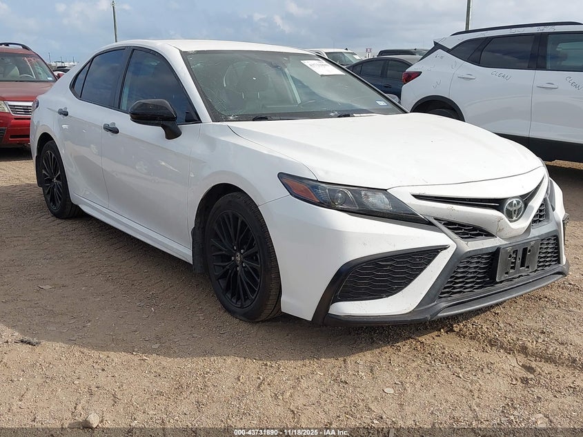 TOYOTA CAMRY SE NIGHTSHADE EDITION