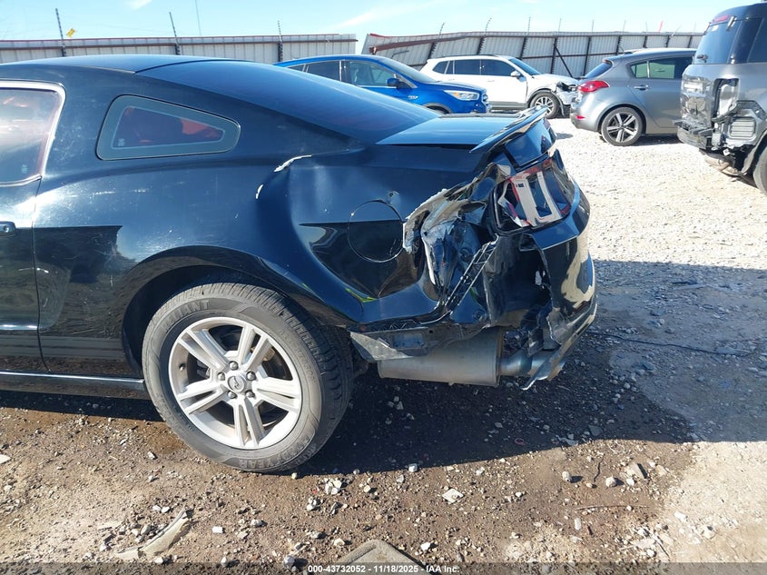 2013 Ford Mustang V6 VIN: 1ZVBP8AM3D5226530 Lot: 43732052