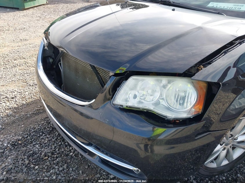 2014 Chrysler Town & Country Touring-L 30Th Anniversary VIN: 2C4RC1CGXER408967 Lot: 43732059