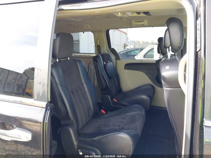 2014 Chrysler Town & Country Touring-L 30Th Anniversary VIN: 2C4RC1CGXER408967 Lot: 43732059