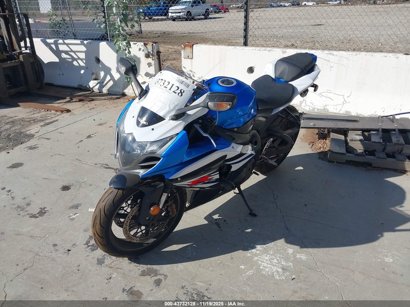 JS1GT78AXE2101838 2014 SUZUKI GSX-R photo no. 2