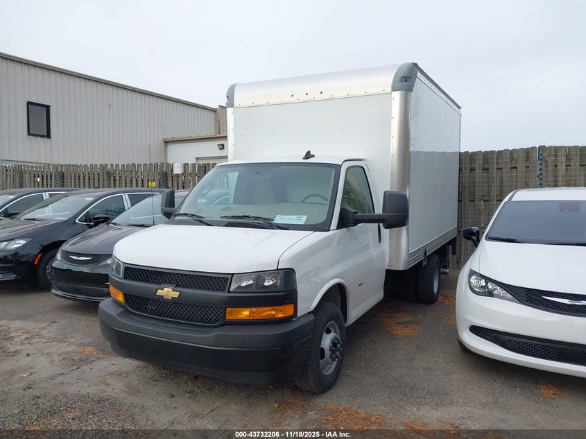 1HA3GRF75SN019338 2025 CHEVROLET EXPRESS photo no. 2