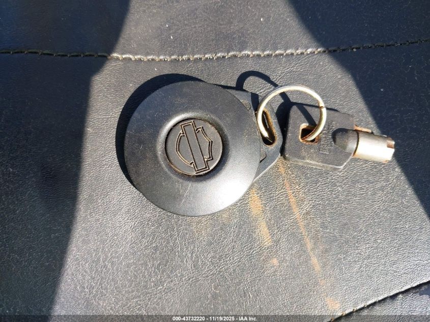 2003 Harley-Davidson Flhtcui Anniversary VIN: 1HD1FCW443Y620708 Lot: 43732220