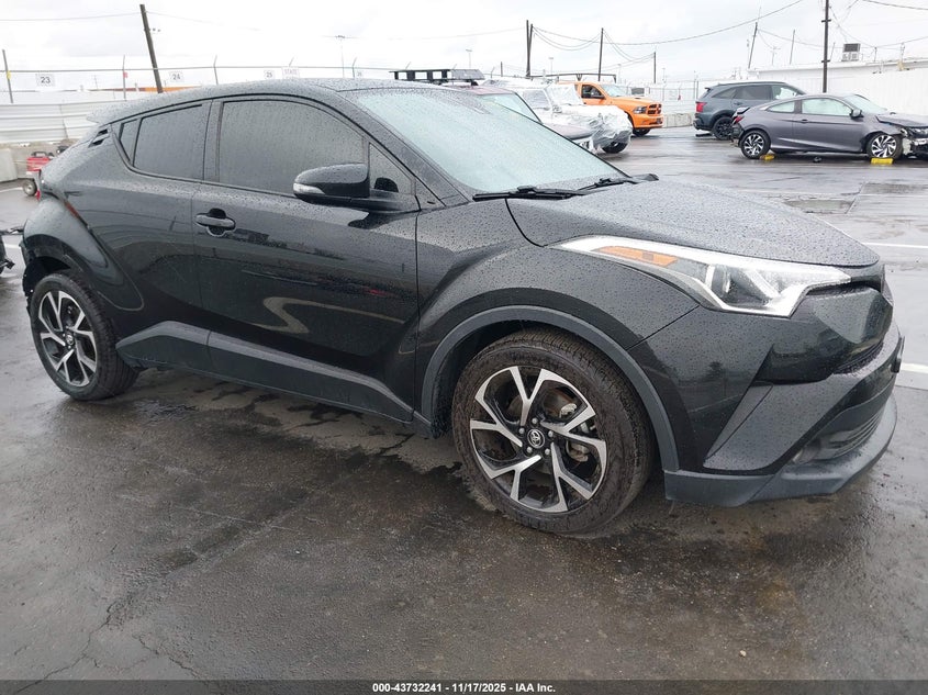 TOYOTA C-HR XLE PREMIUM