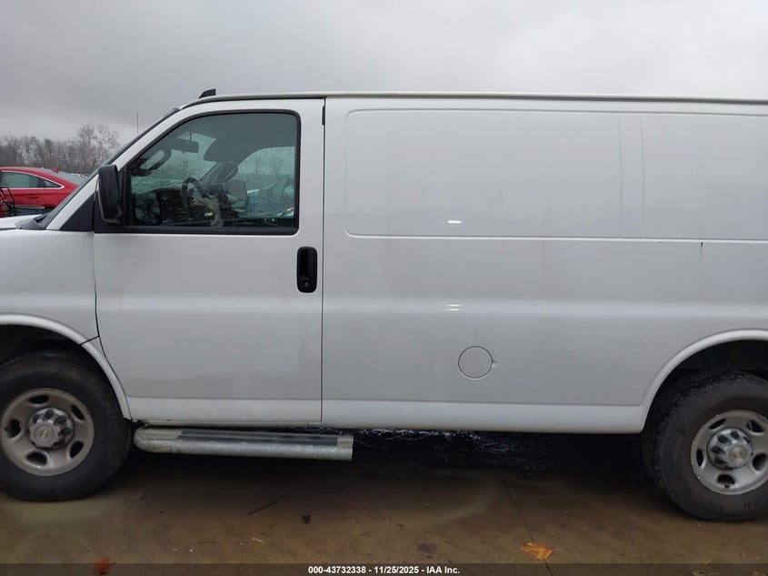 2023 Chevrolet Express Cargo Rwd 2500 Regular Wheelbase Wt VIN: 1GCWGAFP5P1230752 Lot: 43732338