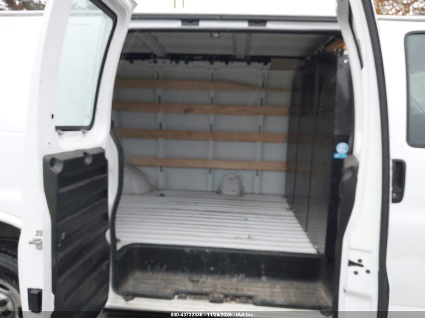 2023 Chevrolet Express Cargo Rwd 2500 Regular Wheelbase Wt VIN: 1GCWGAFP5P1230752 Lot: 43732338