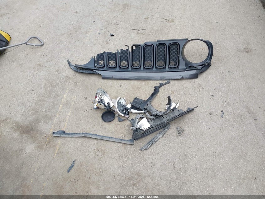 2018 Jeep Renegade Upland Edition 4X4 VIN: ZACCJBAB8JPJ13595 Lot: 43732437