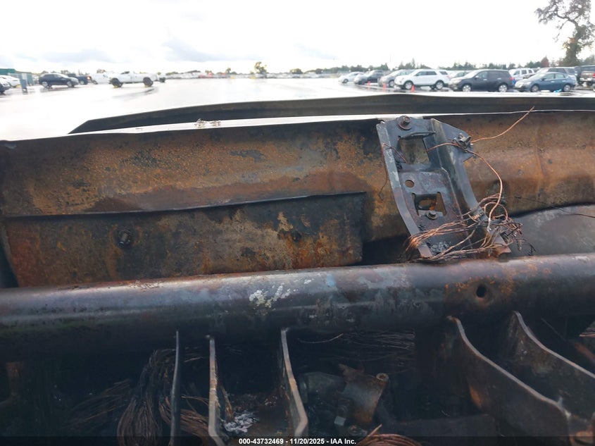 2000 Ford F-350 Lariat/Xl/Xlt VIN: 1FTSW31F4YEA42214 Lot: 43732469